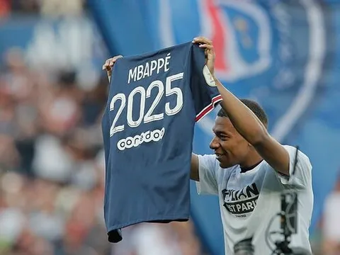 Chủ tịch Real gửi tin nhắn gây bất ngờ tới Mbappe