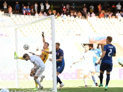 Hủy diệt Slovakia, Tây Ban Nha đụng độ Croatia tại vòng knock out