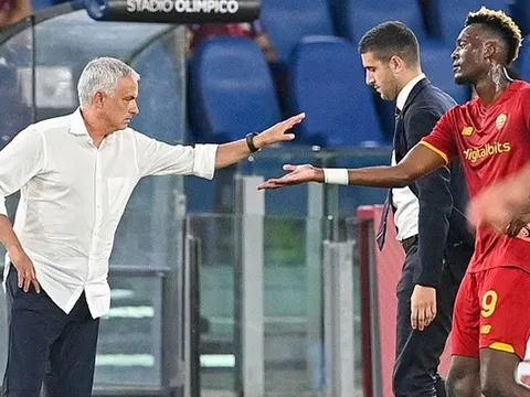 Abraham ca ngợi Mourinho và Dybala