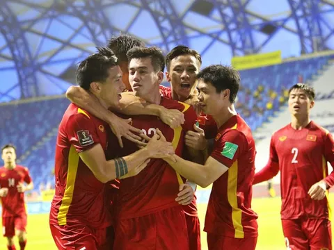 AFC ca ngợi ĐT Việt Nam, FIFA dành lời khen đến 1 cái tên