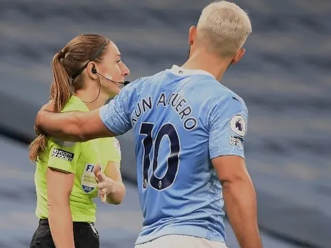 "Aguero đã làm cái quái gì vậy, thật sự rất khó chấp nhận"