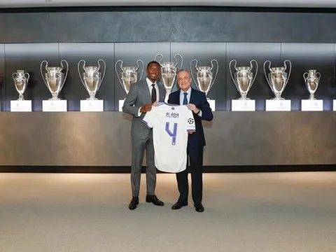 CHÍNH THỨC: Alaba ra mắt Real, thay Ramos làm điều quan trọng