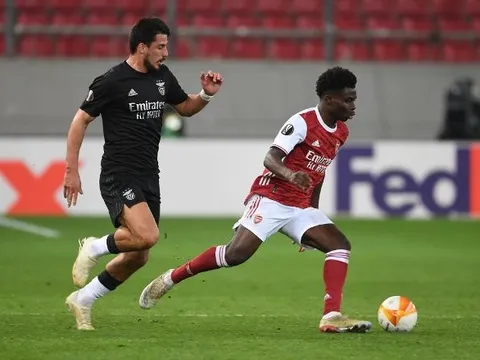 Alan Shearer chỉ rõ điều Saka cần cải thiện