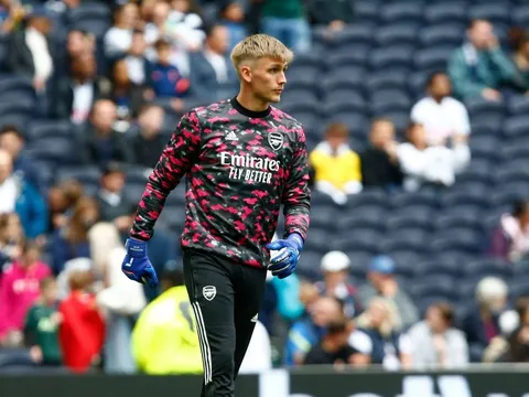 Arsenal ra quyết định tống khứ bản HĐ sai lầm