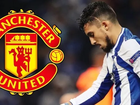Alex Telles bất ngờ "quay xe" về Porto sau thảm bại của Man United