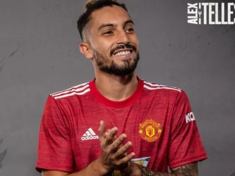 Alex Telles khoe muôn vàn sắc thái trong các áo đấu của Man Utd