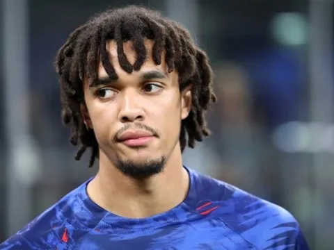 Alexander-Arnold bị nhắc ngưng hờn dỗi
