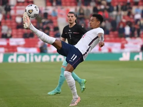 Alexander-Arnold dính chấn thương, cơ hội thứ 2 đến với Lingard?