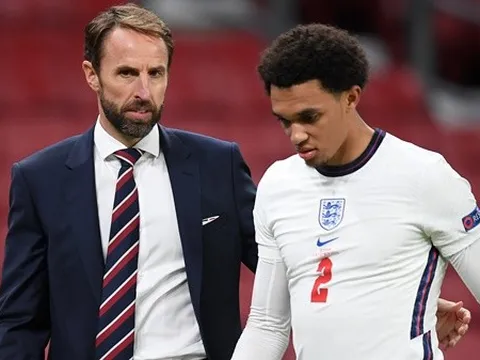 Alexander-Arnold khiến Southgate bối rối