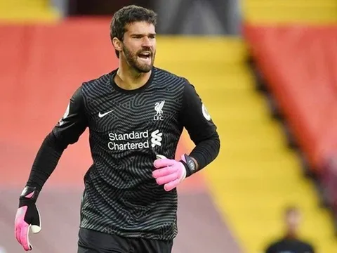 Liverpool gặp phải cơn đau đầu giống Man United và Man City