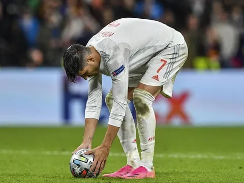 Alvaro Morata lần đầu lên tiếng sau khi sút hỏng phạt đền