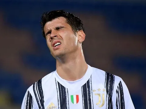 Alvaro Morata tuyệt vọng sau hat-trick bị từ chối