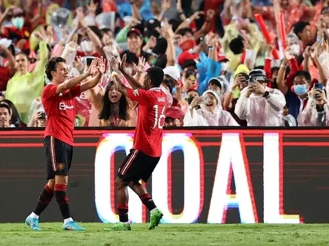 Amad Diallo ghi điểm với Ten Hag