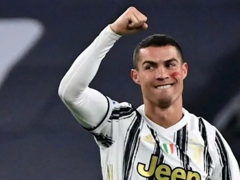 Ẩn ý của Ronaldo và cánh cửa về Man Utd có lời giải đáp?