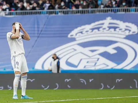 Ancelotti nhận lỗi sau khi Benzema sút hỏng phạt đền