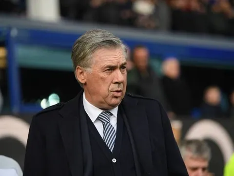 Ancelotti ra tay, lên kế hoạch giải cứu 'kẻ đáng thương' của Man Utd