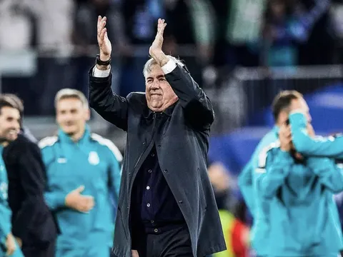 Ancelotti rơi nước mắt khi Real Madrid 'từ cõi chết trở về'