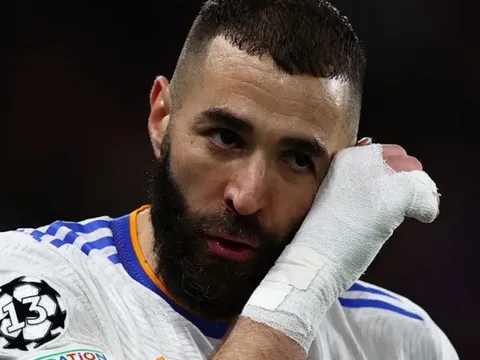 Ancelotti: "Tôi đã nói với Benzema: 'Nhanh lên hoặc cậu không thể thi đấu!'"