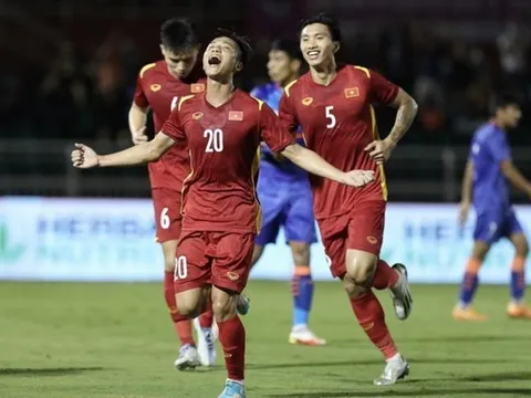 ĐT Việt Nam hưởng lợi tại Asian Cup; Trò cưng  báo tin vui cho thầy Park