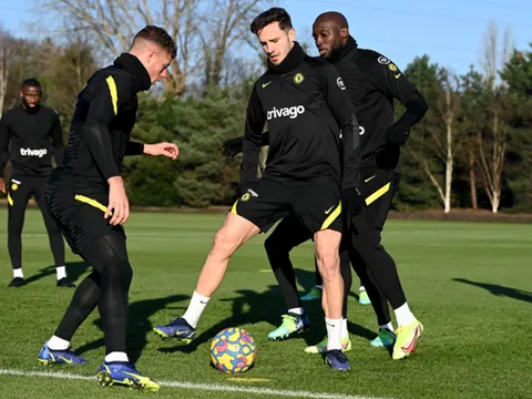 Lukaku tập cực hăng, Chelsea sẵn sàng chiến Man City