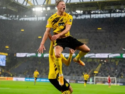 Không Sancho, 'viên ngọc 17 tuổi' lập hat-trick kiến tạo chắp cánh Dortmund đại thắng