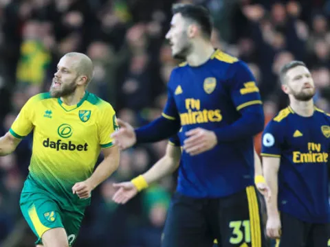 1 đấu 4, Pukki biến hàng thủ Arsenal thành trò hề