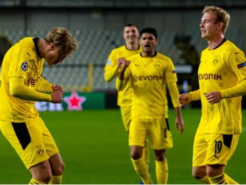 Sancho dự bị, Haaland diệt gọn đối thủ, Dortmund đoạt ngôi đầu