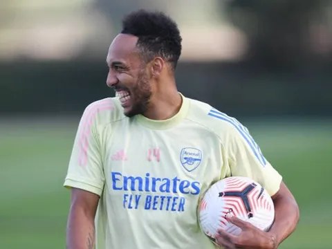 Gia hạn xong, Aubameyang phá lưới ầm ầm đủ kiểu trên sân tập Arsenal