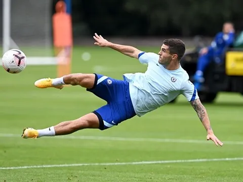 'Bom tấn' xuất hiện trên sân tập Chelsea, kẻ sắp mất suất mặt căng thấy rõ