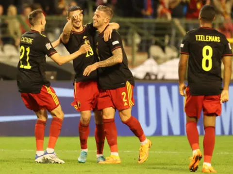 5 bàn ở hiệp 2, Bỉ 'nuốt chửng' Ba Lan
