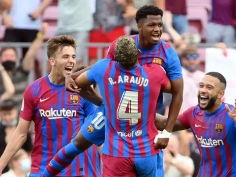 Ansu Fati chia sẻ cảm xúc mặc áo số 10 từ Messi