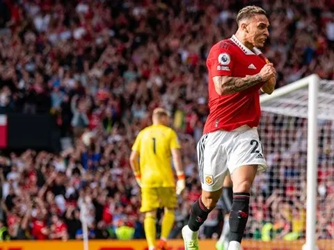Antony chính thức được Man Utd vinh danh