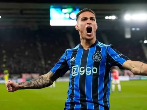 Antony có gì hơn hàng công Man Utd?
