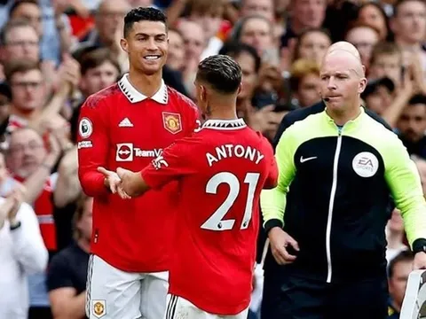 Antony tiết lộ cuộc nói chuyện với Ronaldo