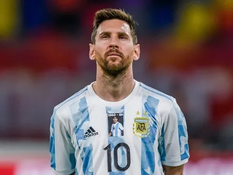 Các cầu thủ Argentina tri ân Maradona