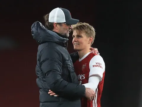 Xây chắc tuyến giữa, Liverpool "giật" nhạc trưởng 50 triệu từ tay Arsenal