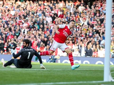 "Liverpool vẫn đang ở trong phòng thay đồ"