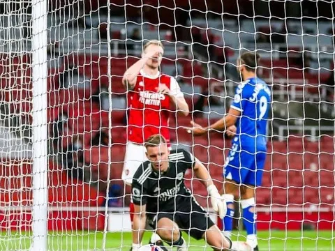 Bernd Leno 'báo hại' Arsenal, Arteta phản ứng gây choáng