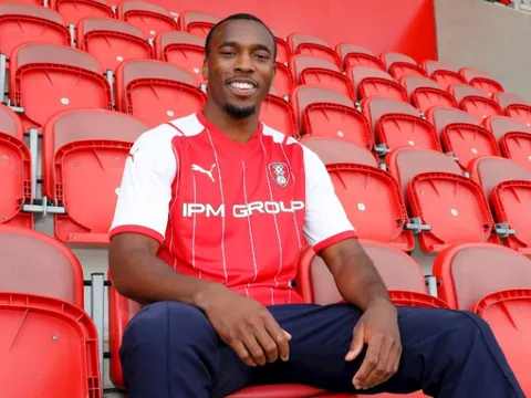 Arsenal bán đứt hậu vệ trái 22 tuổi