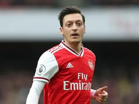 Arsenal đại thắng, Mikel Arteta ngầm chỉ ra con đường trở lại cho Mesut Ozil