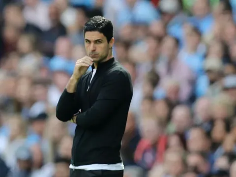 Arsenal đẩy viên ngọc tấn công rời Emirates bất thành