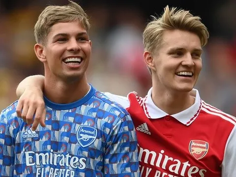 Arsenal tươi sáng dù mất vé dự Champions League