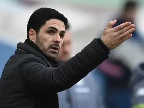 Arsenal hắt hủi, "kẻ bị Arteta lưu đày" được quê nhà cưu mang?