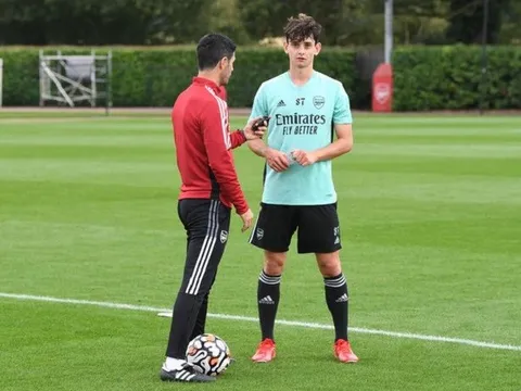 Arsenal hội quân: Thời cơ cho những kép phụ