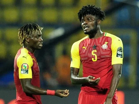 Vô kỷ luật, sao Arsenal bị HLV đuổi khỏi ĐTQG