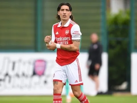 Arsenal sắp tống khứ xong người thừa
