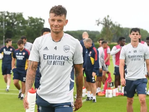 Arsenal tập buổi đầu tiên, biệt đội 'lính đánh thuê' tái xuất