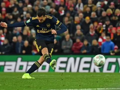 Arsenal thua thảm, một cái tên vẫn được khen hết lời