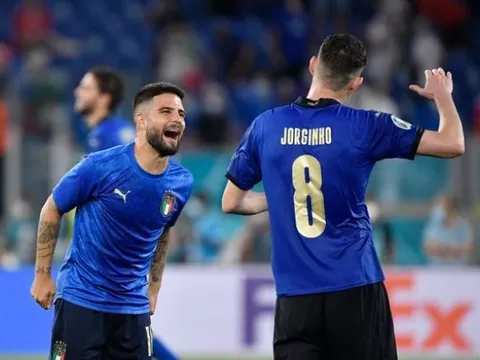 Arsenal tranh mua tiền đạo tuyển Ý với Liverpool
