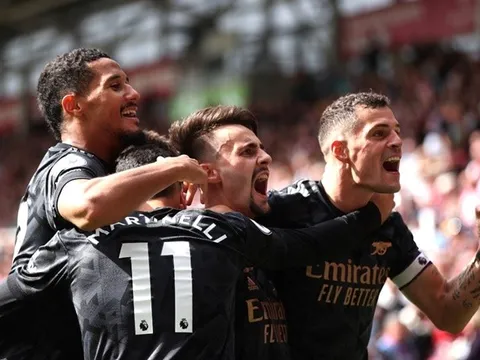 Arsenal trên đỉnh Premier League: Thiên thời, địa lợi, liệu có nhân hòa?